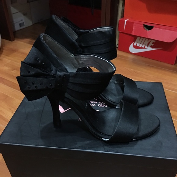 Nina Black Heel - Picture 2 of 2